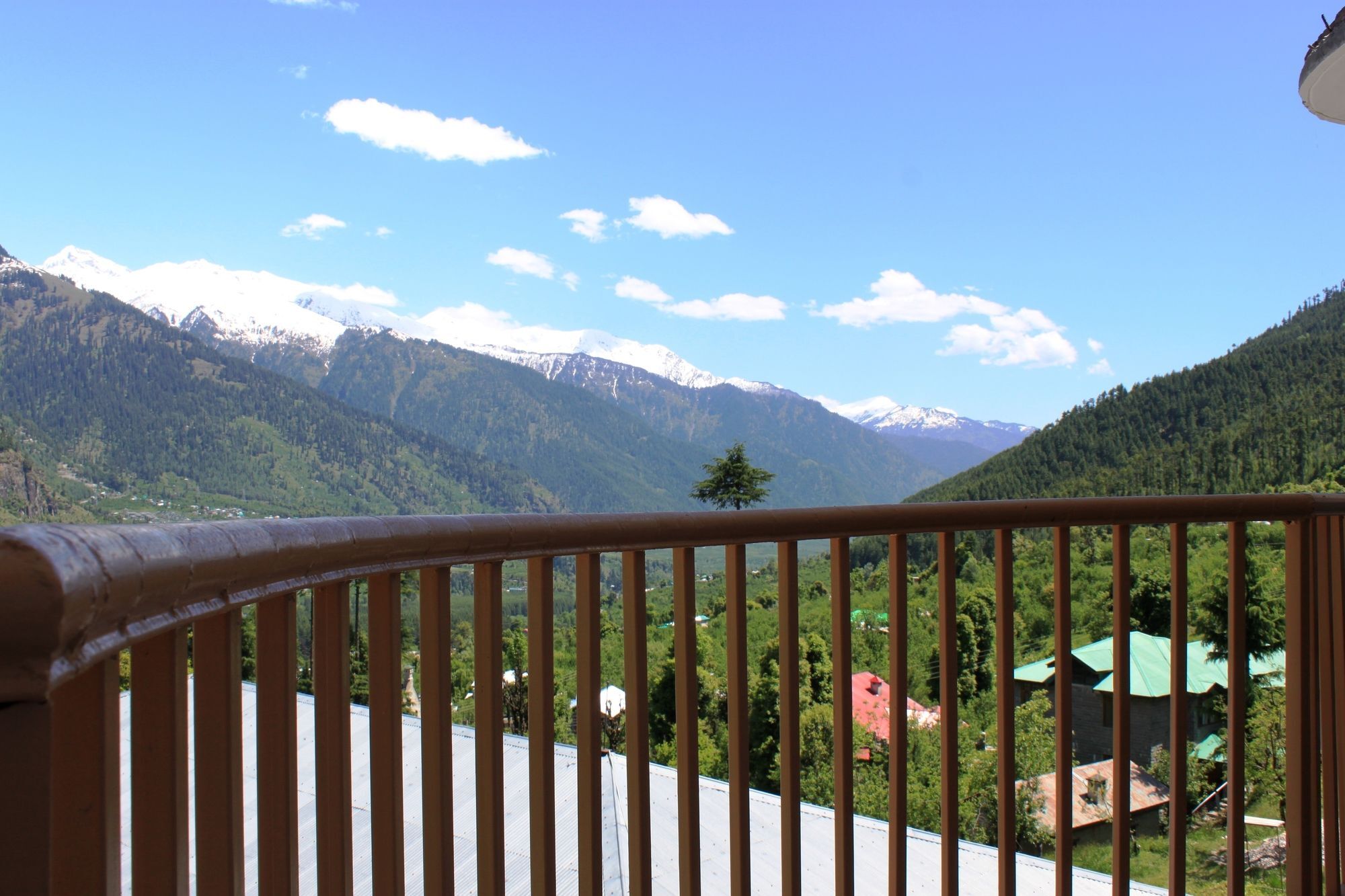 Utopia Resorts & Spa Manāli Zewnętrze zdjęcie